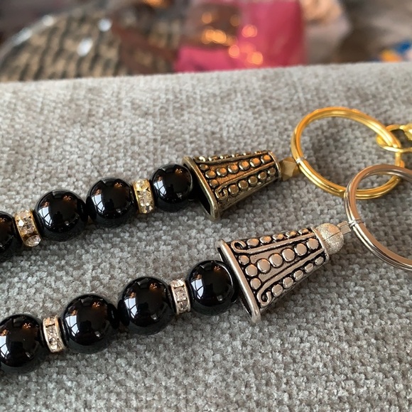 Black agate beaded handmade keychain - Picture 9 of 11